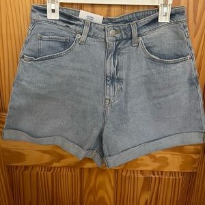 New H&M 5 pocket shorts in washed denim . Mom Shorts Ultra High Waist Loose fit